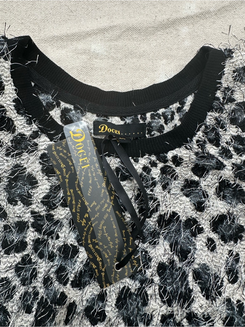 NWT DOCEI Black/White Eyelash Leopard Contrast Pleated Back Blouse Size S/M - Picture 9 of 9